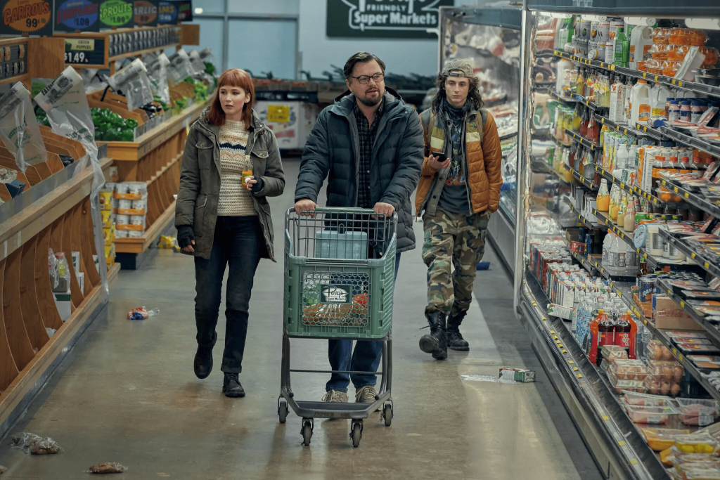 three people with cart illustrating what does an SEO consultant do